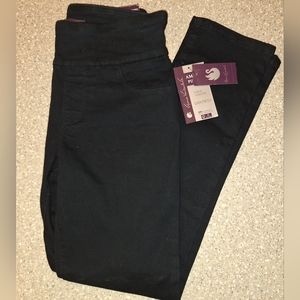 NWT Gloria Vanderbilt size 6 short pull on jeans